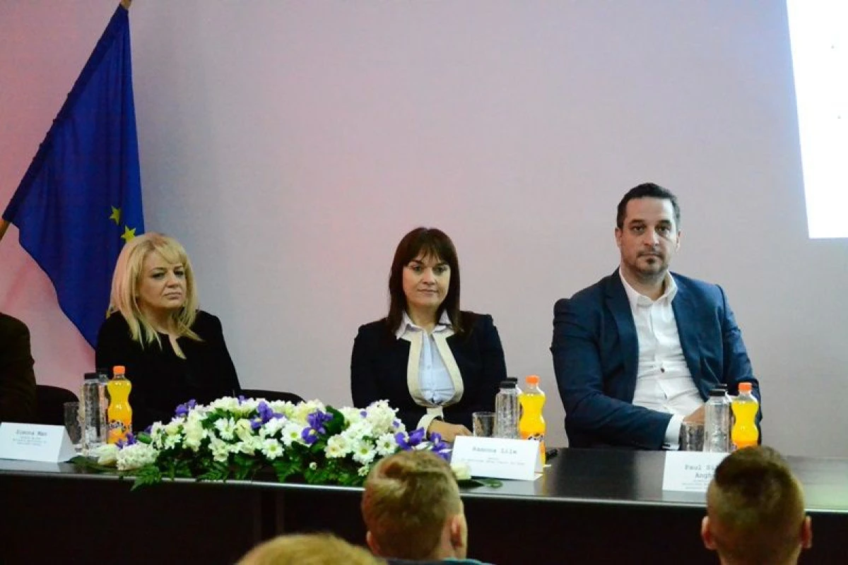 DREPTURILE CONSUMATORILOR, IN DEZBATERE LA UNIVERSITATEA AUREL VLAICU DIN ARAD