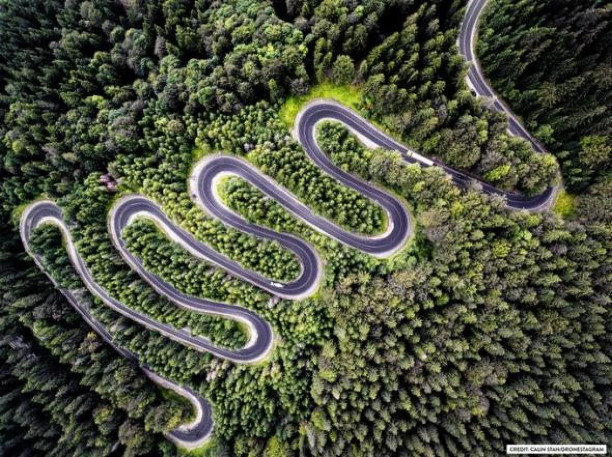 „Drumul nesfârșit către Transilvania”, una dintre cele mai frumoase fotografii surprinse cu drona