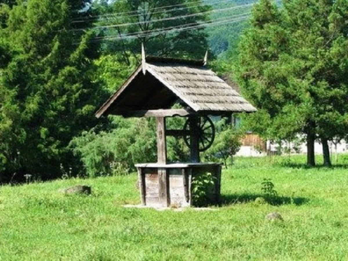 DSP Arad avertizează asupra pericolelor de a bea apă din fântâni, mai ales în această perioadă