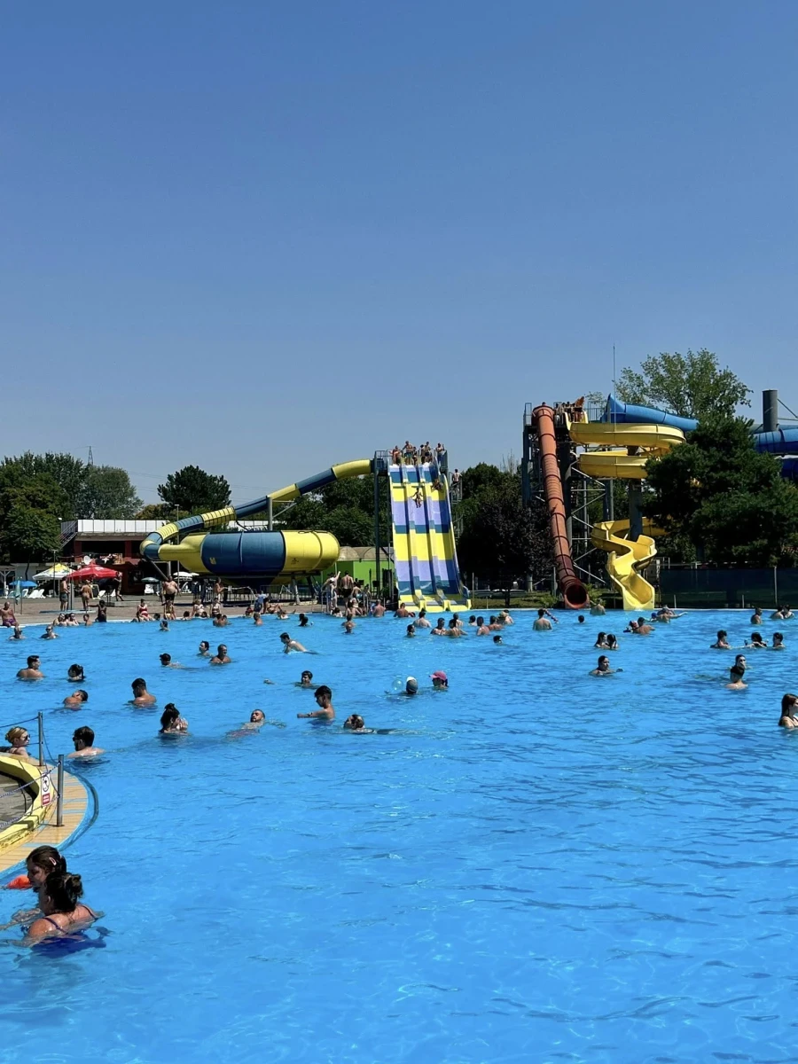DSP Arad impune reguli stricte pentru piscine înainte de sezonul estival. Operatorii sunt obligați să monitorizeze calitatea apei