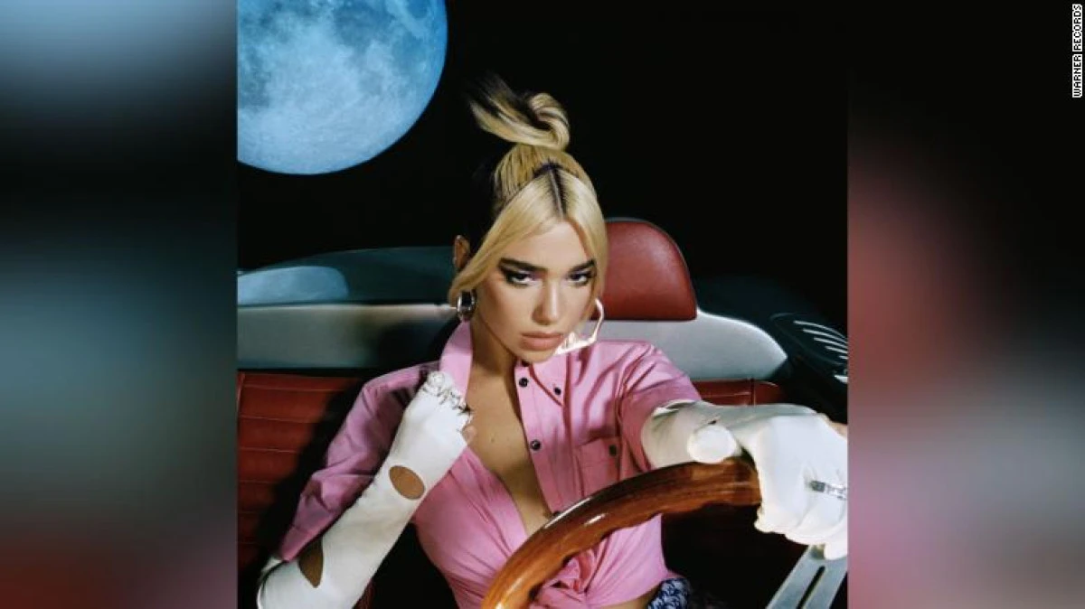 Dua Lipa lansează noul album 'Future Nostalgia'