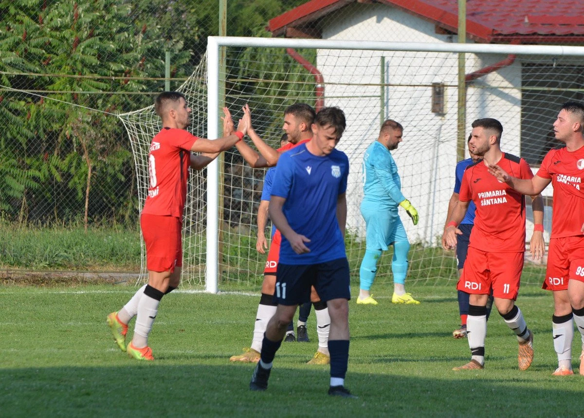 Duelul dintre Sântana și Viitorul ține capul de afiș al etapei din Liga a IV-a