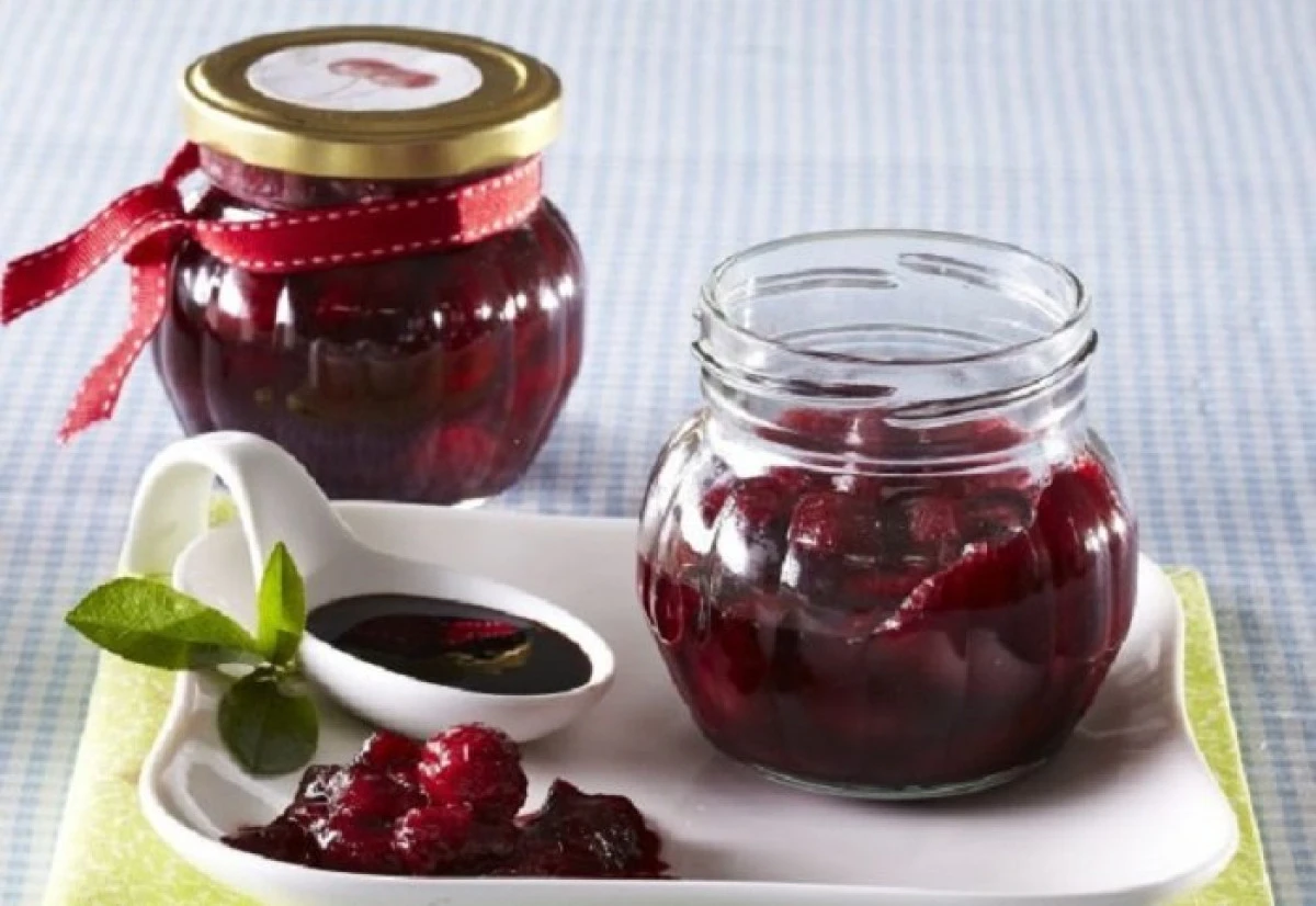 Dulceață de cireșe cu mentă după rețeta bunicii