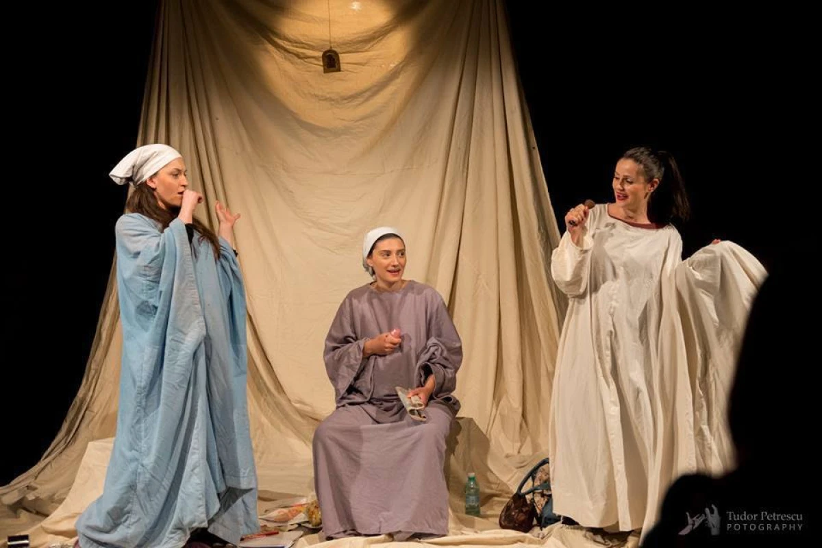„Dumnezeu iubește”, la Teatrul de Vară
