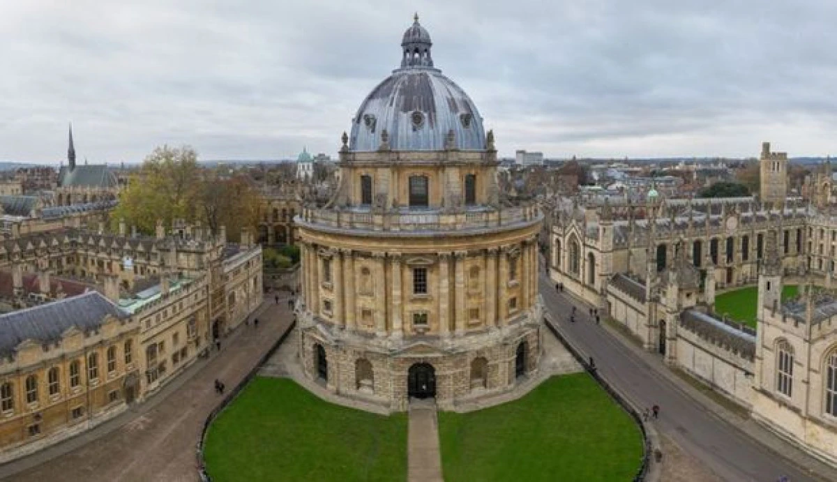 DUPA 800 DE ANI, PRESTIGIOASA UNIVERSITATE OXFORD FACE O SCHIMBARE ISTORICA