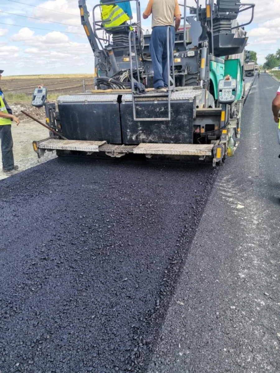 După mijlocul lunii se va circula pe asfalt proaspăt între Arad și Horia