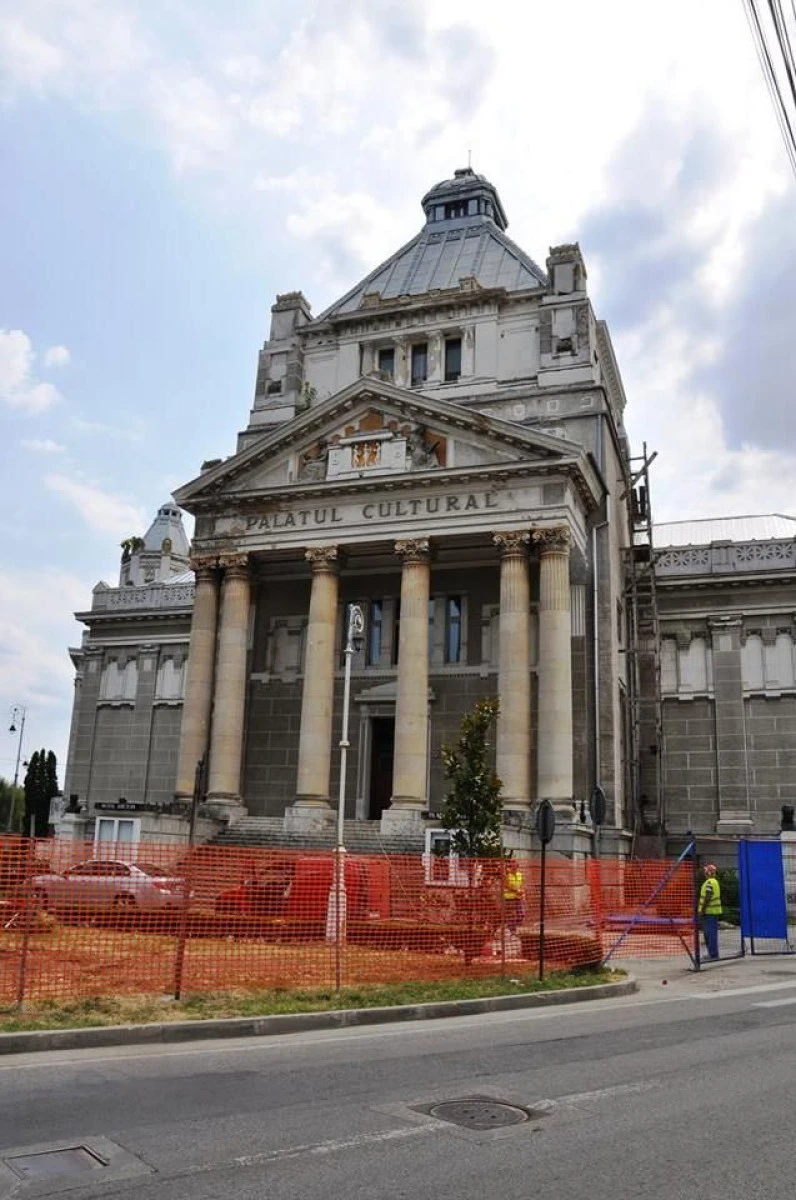 DUPA NENUMARATE CONTESTATII, AU INCEPUT LUCRARILE DE REABILITARE A PALATULUI CULTURAL