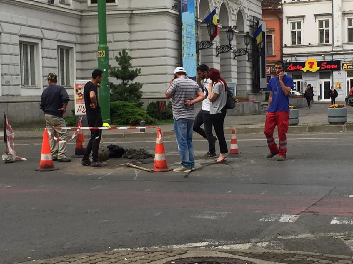 E cu ochii pe noi ca pe „butelie”! Falcă citeşte zi de zi livearad.ro