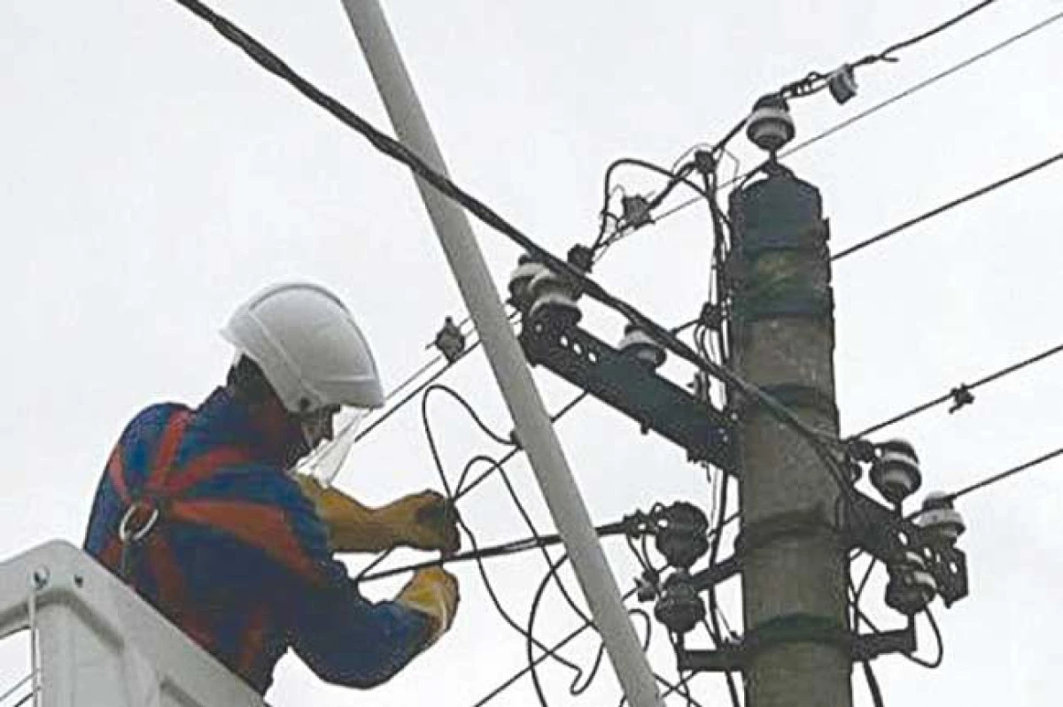 E-Distribuție Banat dă asigurări că se lucrează pentru remedierea celor 5 linii electrice afectate din Arad