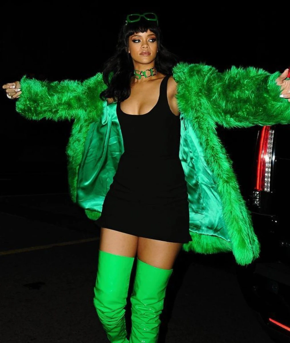 E PE BUNE, NU E GLUMA! RIHANNA S-A INVERZIT!