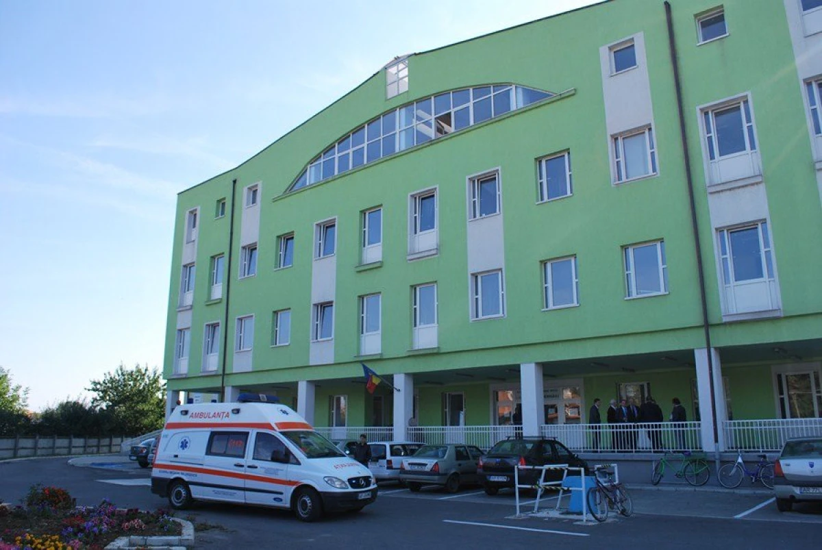 Echipamente medicale și de protecție de peste 20 de milioane de lei, din fonduri europene, pentru spitalul din Ineu şi Judeţean