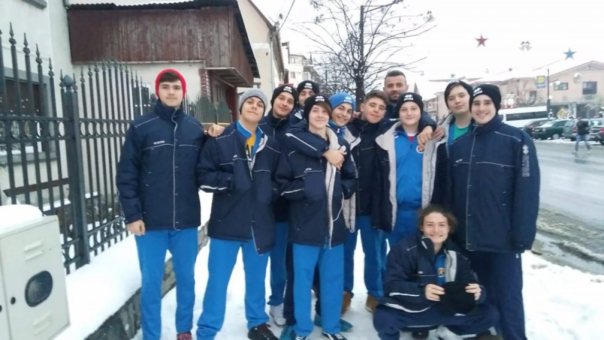 Echipele arădene de cadeţi au debutat cu dreptul la fileu
