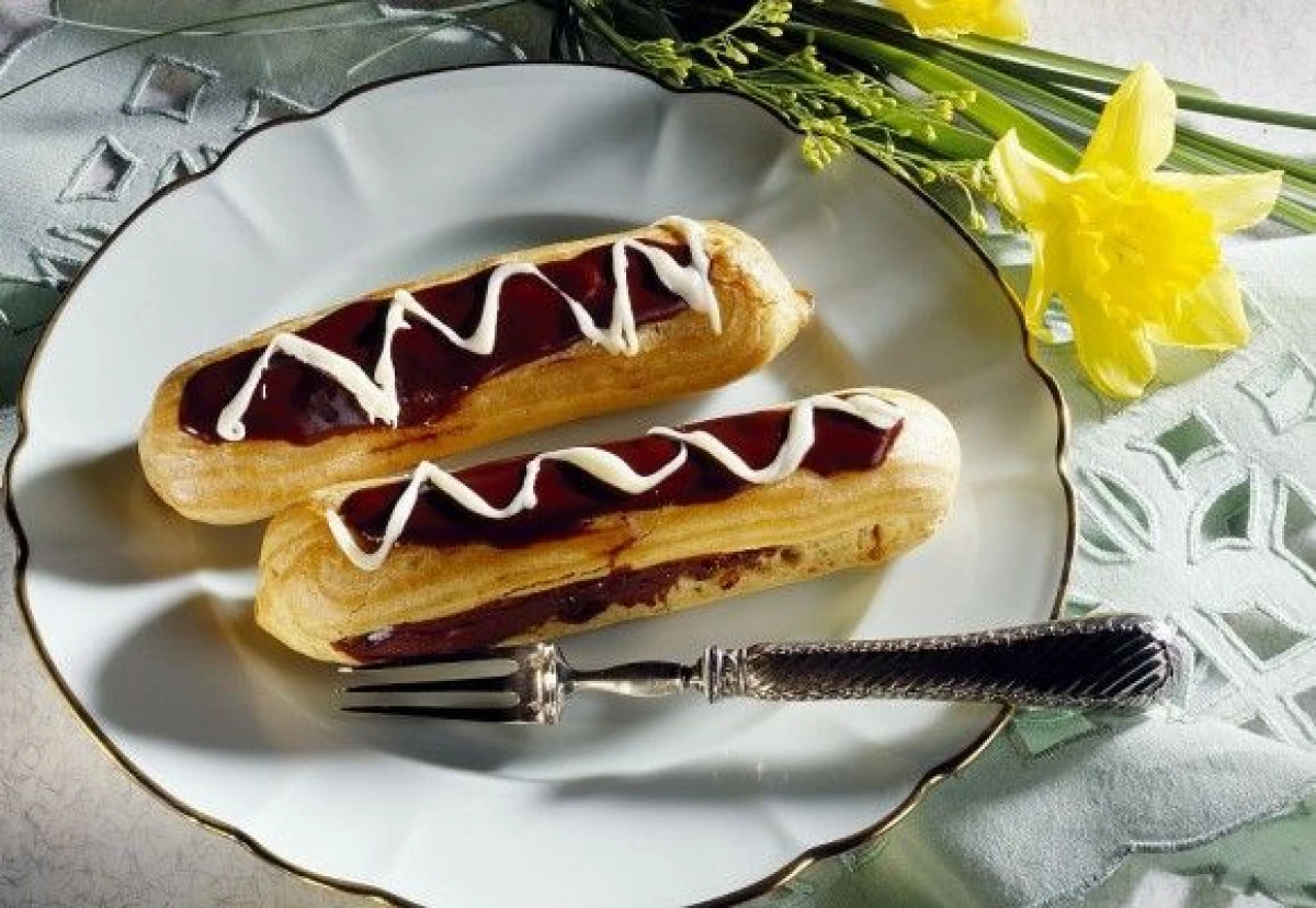 ECLER CU CIOCOLATA ALBA SI CIOCOLATA NEAGRA