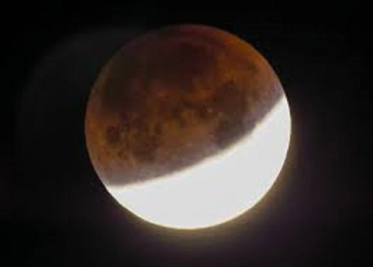 Eclipsa parţială de Lună din noaptea de 16 spre 17 iulie 2019, vizibilă în totalitate din ţara noastră