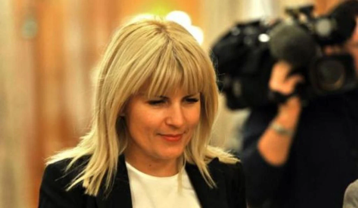 ELENA UDREA AMENINTA CA VA FACE NOI DEZVALUIRI DIN SPATELE GRATIILOR