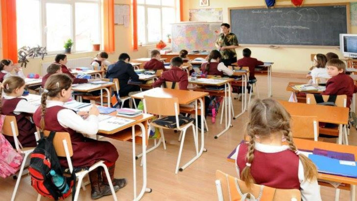 Elevii arădeni revin în școli din semetrul II
