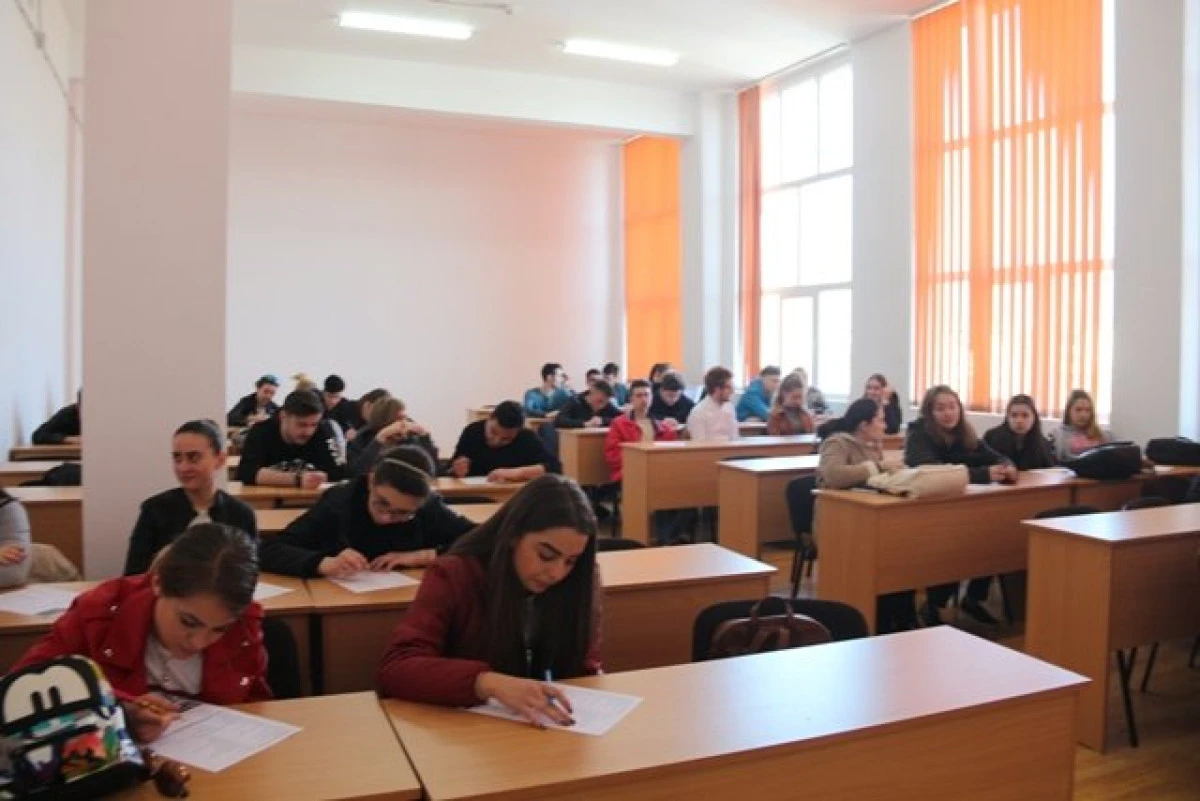Elevii Colegiului Economic, în vizită la Facultatea de Ştiinţe Juridice din cadrul UVVG
