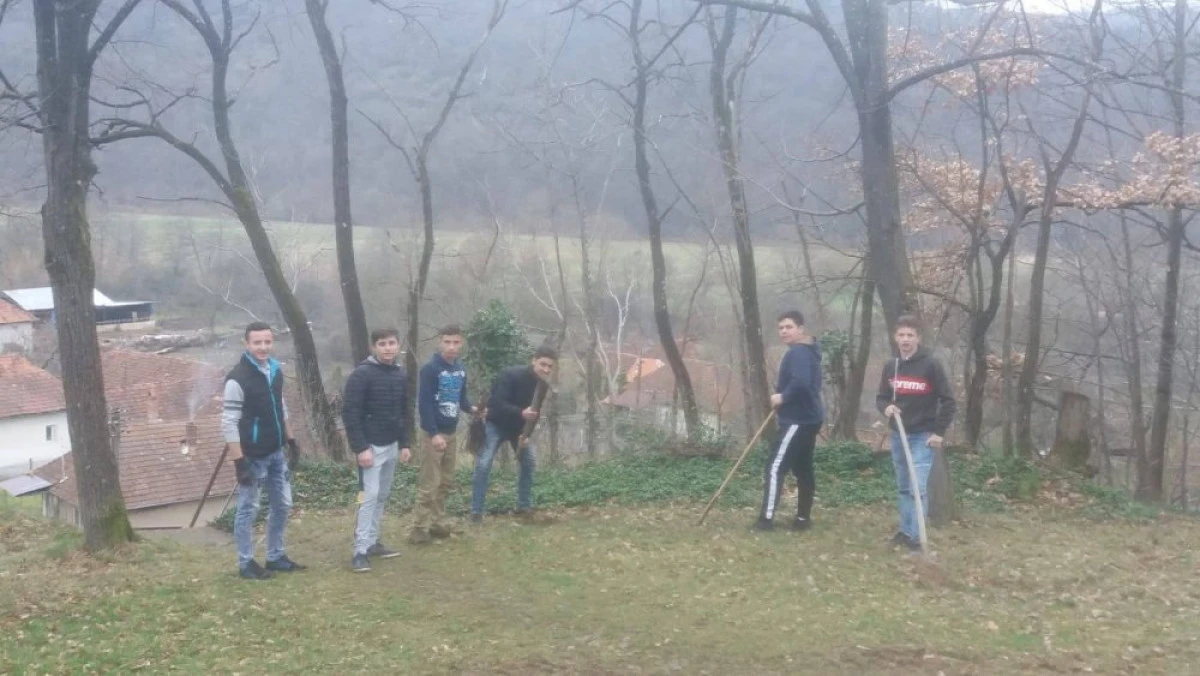Elevii Școlii „Astra” au plantat stejari în Parohia Țărmure și în Filia Ionești
