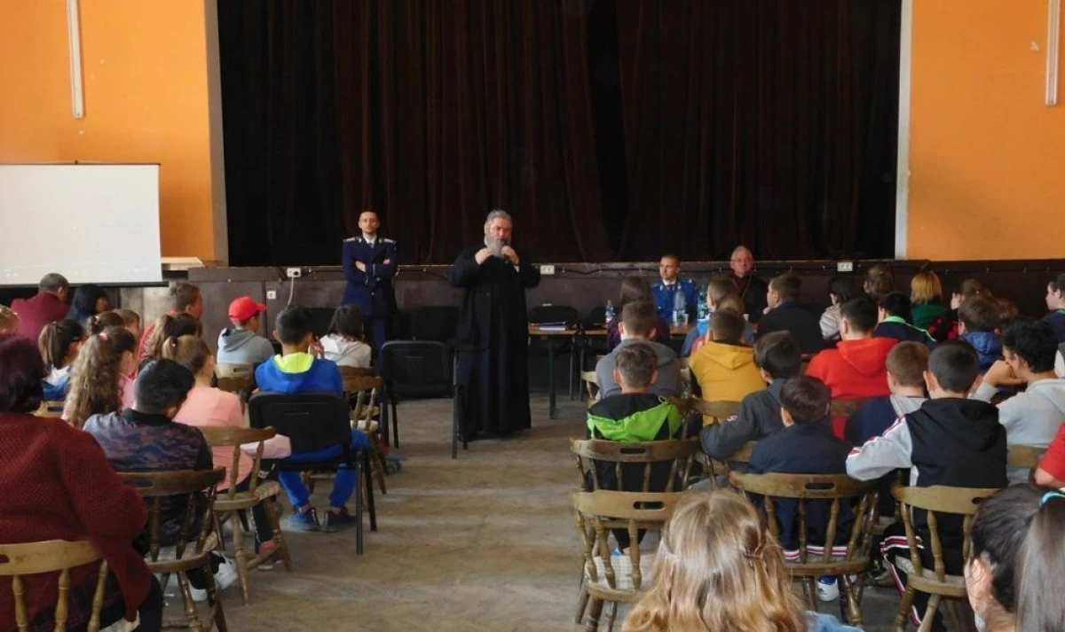 Elevii Școlii Gimnaziale din Șimand, prezenți la două seminarii educativ-preventive