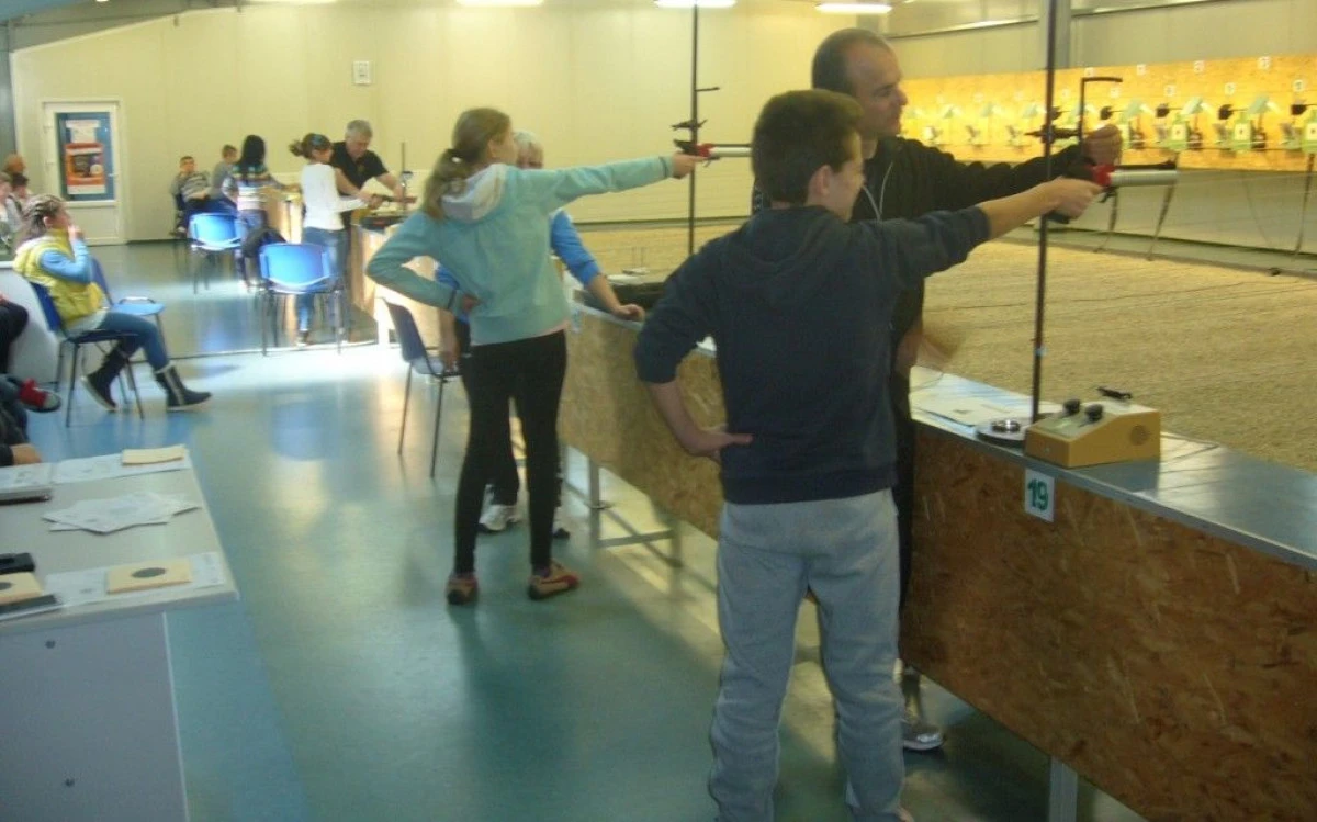 ELEVII SCOLII GIMNAZIALE NUMARUL 5 VOR SA FIE PISTOLARI DE TOP (FOTO)