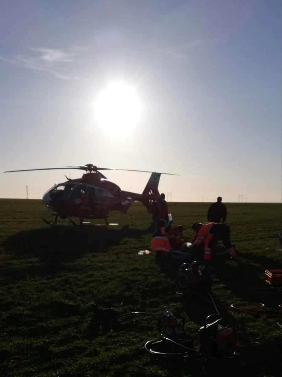 Elicopterul intervine la un accident grav, între Aluniș și Zăbrani
