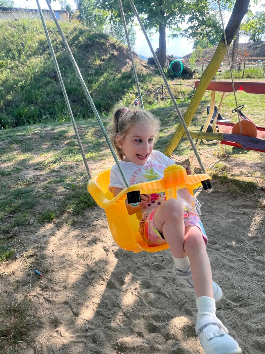 Eliza-Mara, 5 ani: o operație de 44.000 de euro îi poate reda șansa de a merge