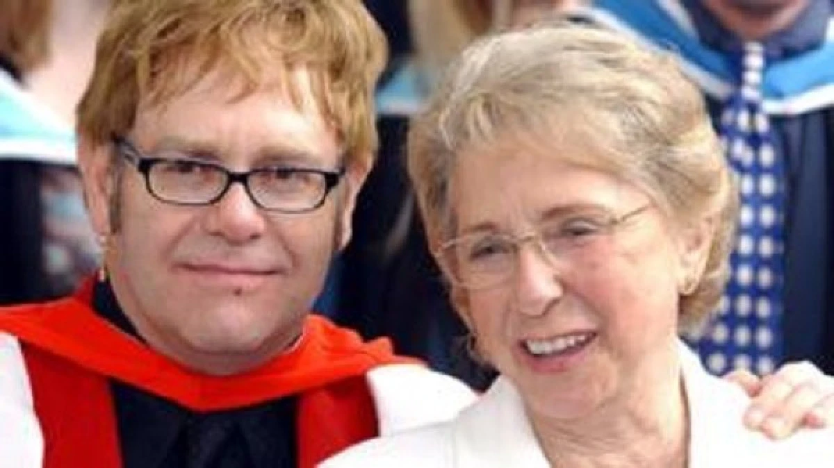 Elton John, în stare de șoc după decesul mamei sale