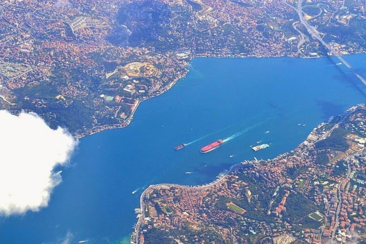Erdogan închide Strâmtoarea Bosfor - Convenţia de la Montreux a devenit trecut