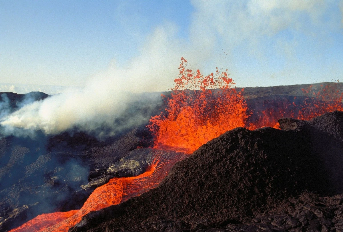 Erupţia celui mai mare vulcan activ din lume, Mauna Loa, s-a încheiat