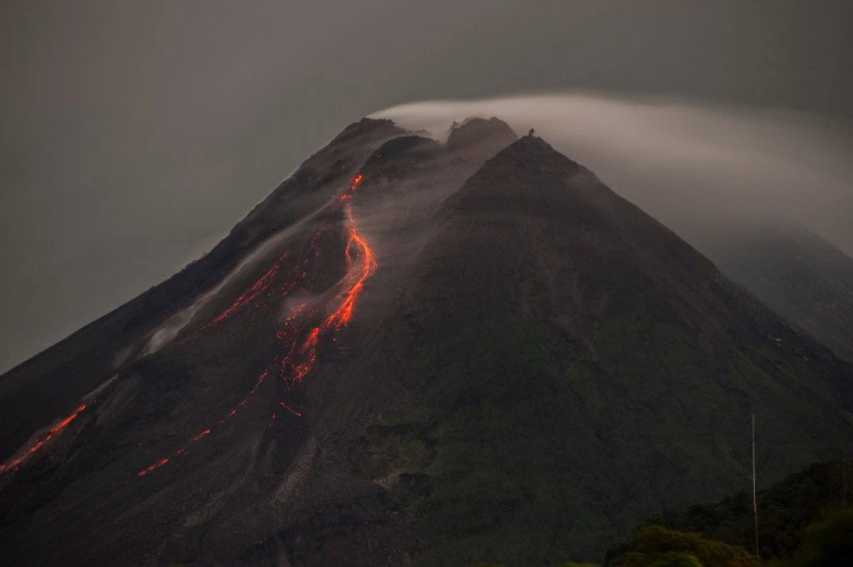 Erupţie vulcanică în sud-vestul Islandei, a şasea din decembrie