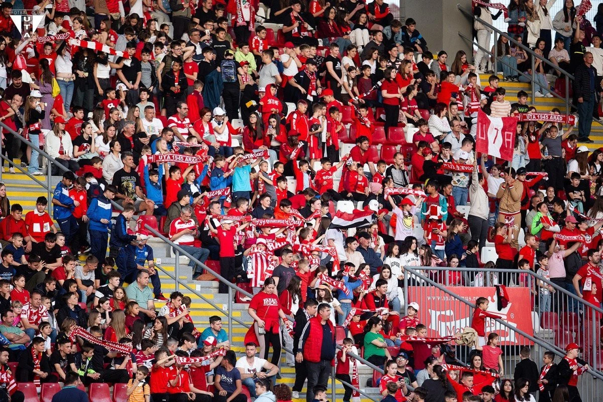 Etapa a patra din play-off-out-ul SuperLigii debutează la Arad, pe un stadion plin de copii!