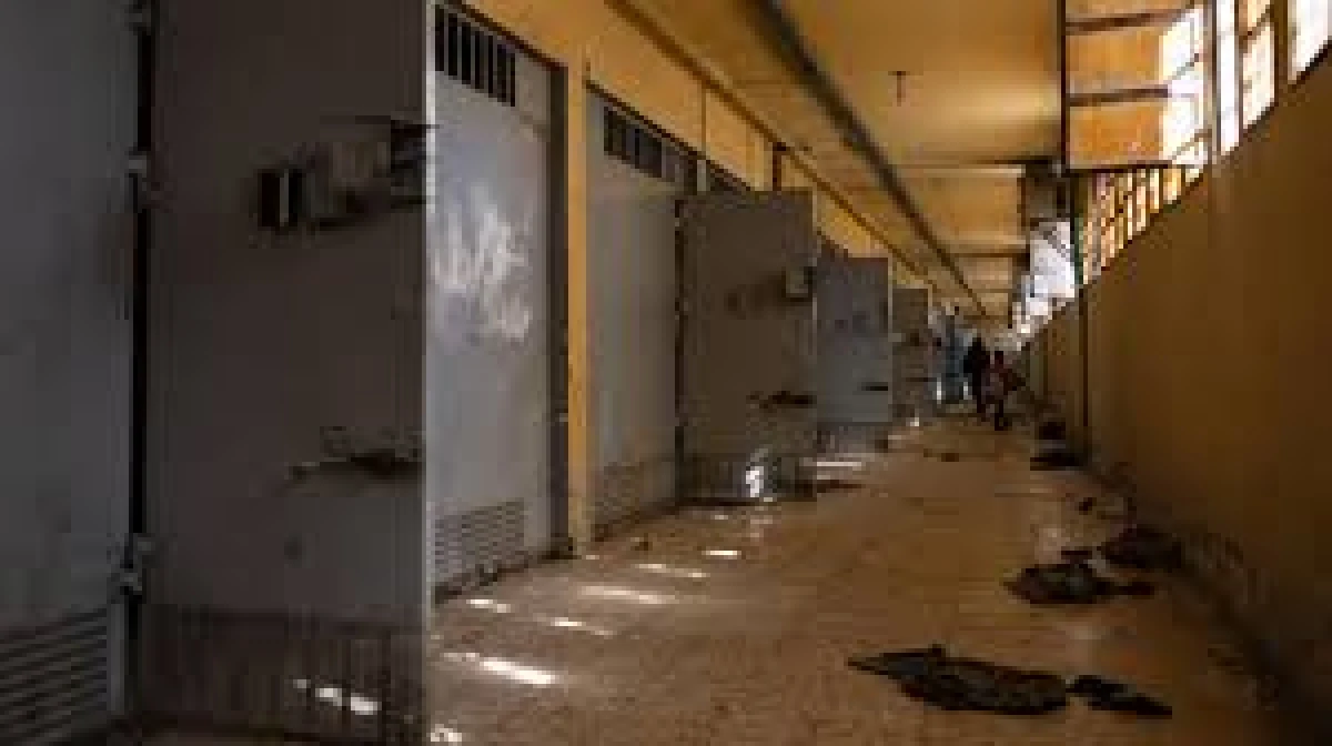 Evadare în masă dintr-o tabără din Siria unde erau reținute familii afiliate ISIS. Mii de persoane ar fi fugit