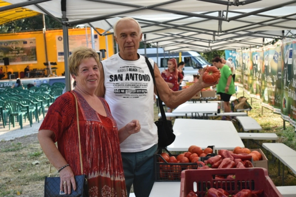 Eveniment dedicat promovării producătorilor locali, organizat în Orașul Ineu, Județul Arad