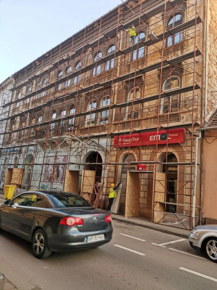 Excesul de zel a lui Bibarț lovește din nou; de data asta, victimă a căzut firma Cerbul Albastru și proprietarii a 17 apartamente