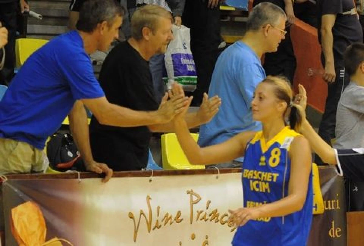 EXCLUSIV: EX-ARADEANCA ANITA MESZAROS A SEMNAT TOT IN FRANTA, CU LIMOGES ABC