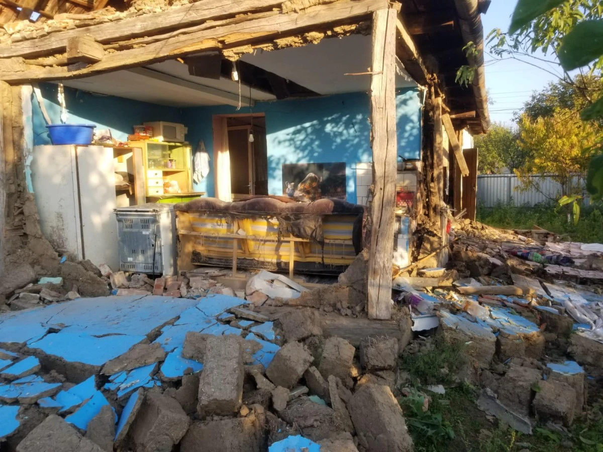 Explozie la o casă din Moroda. Un bărbat a ajuns la spital, cu ajutorul elicopterului SMURD