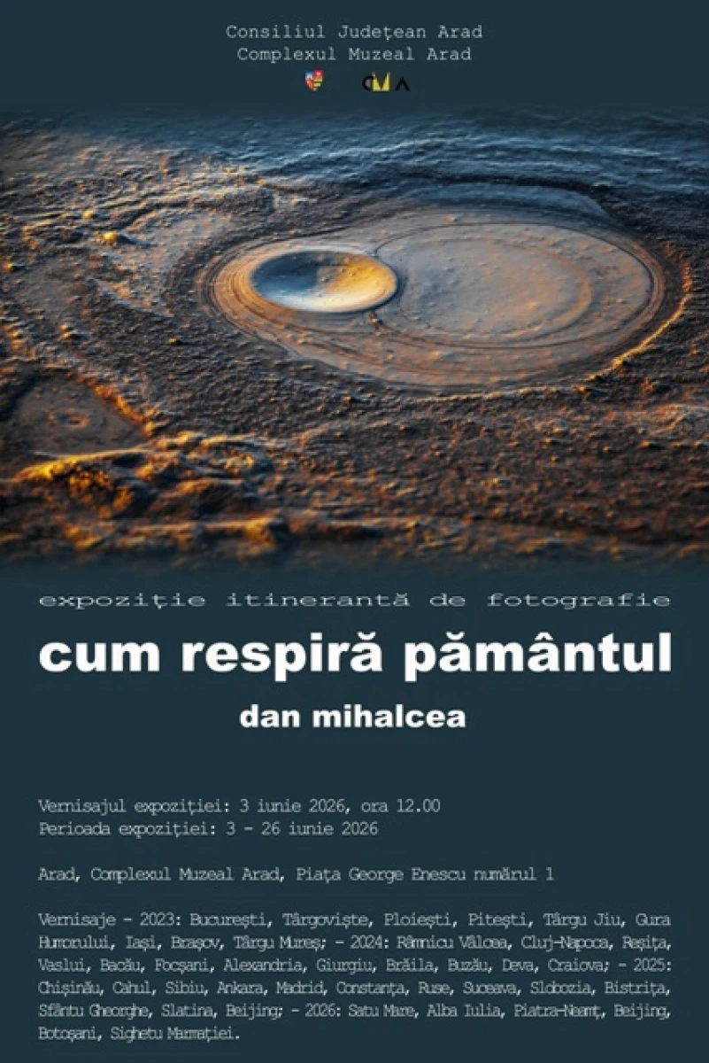 Expoziția „Cum respiră pământul” ajunge la Arad. Fotografii spectaculoase cu Vulcanii Noroioși vor fi expuse la Palatul Cultural