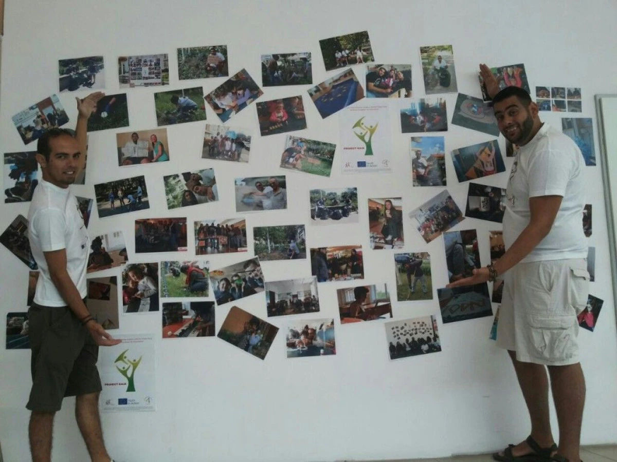 EXPOZITIE FOTO A VOLUNTARILOR GAIA, LA ATRIUM MALL
