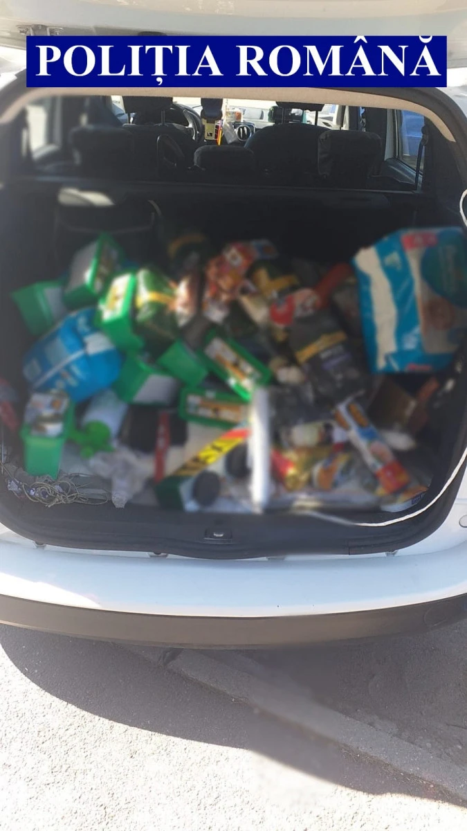 Făcea taxi prin Pâncota, cu portbagajul plin de produse furate