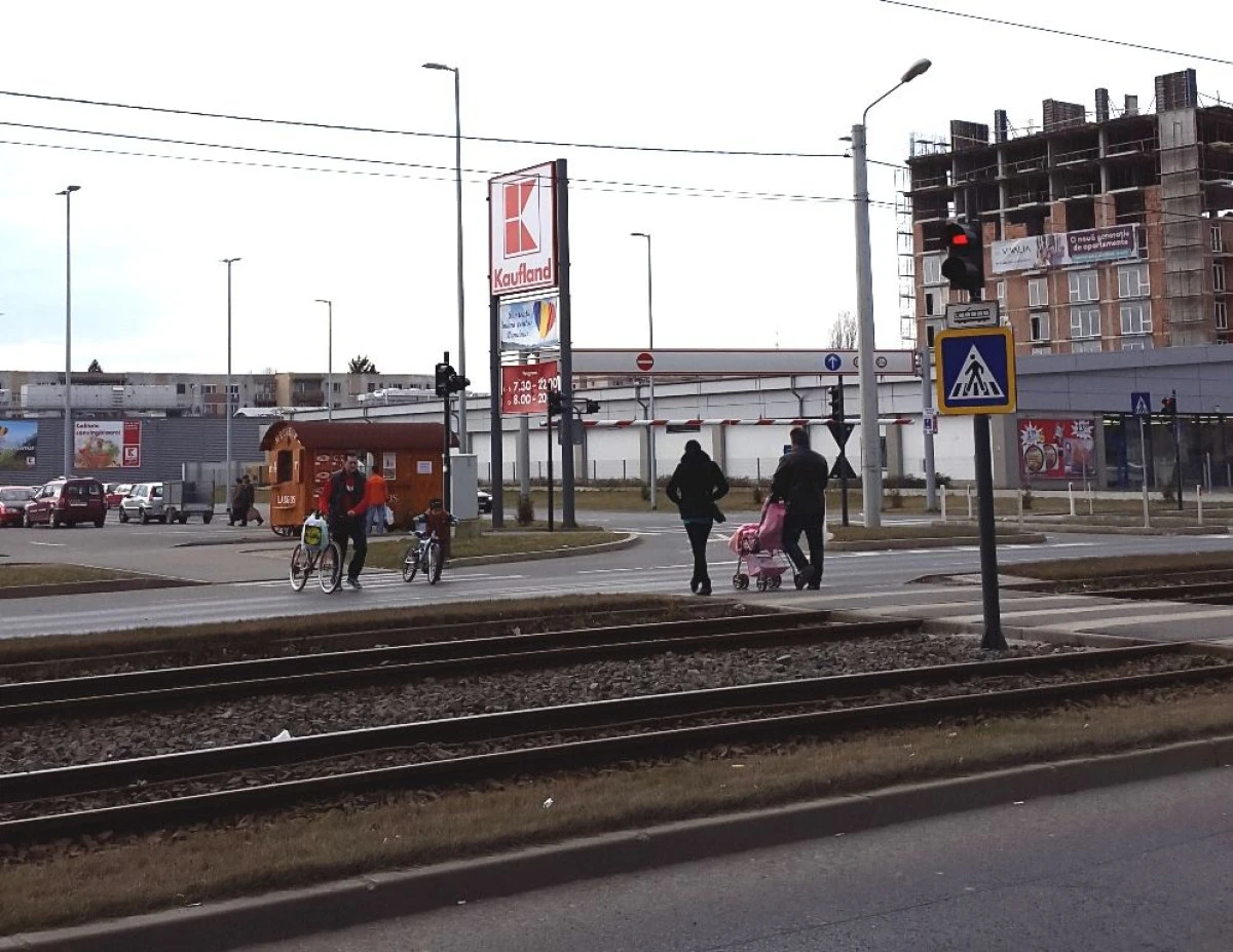 FALCA MODIFICA INTERSECTIILE DIN ARAD IN FUNCTIE DE INTERESELE FIRMELOR CARE II DAU BANI
