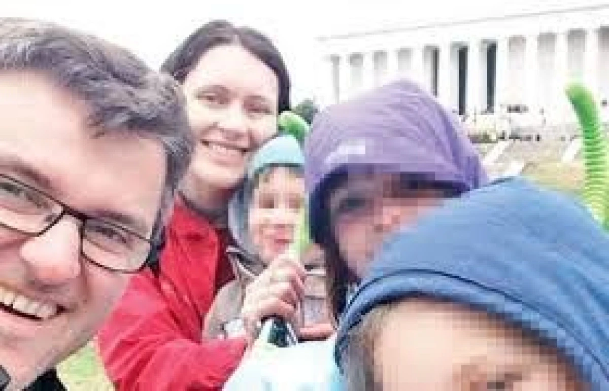 FAMILIA BODNARIU SE ÎNTOARCE ÎN ROMÂNIA