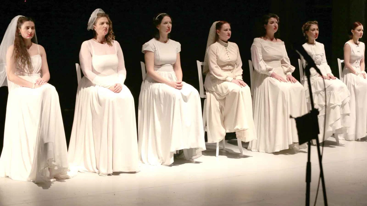 Familia Ibsen, anulată la Teatru