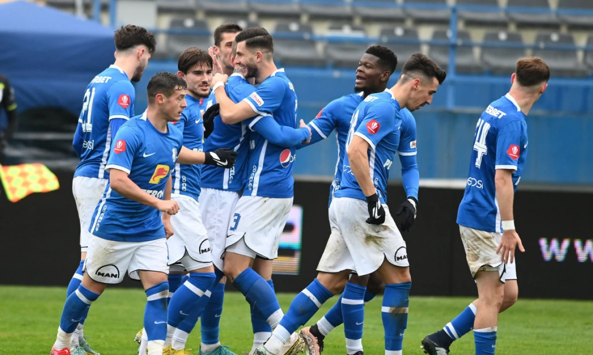 Farul o demolează pe FC Botoșani, iar campioana întrerupe seria pozitivă a Chindiei