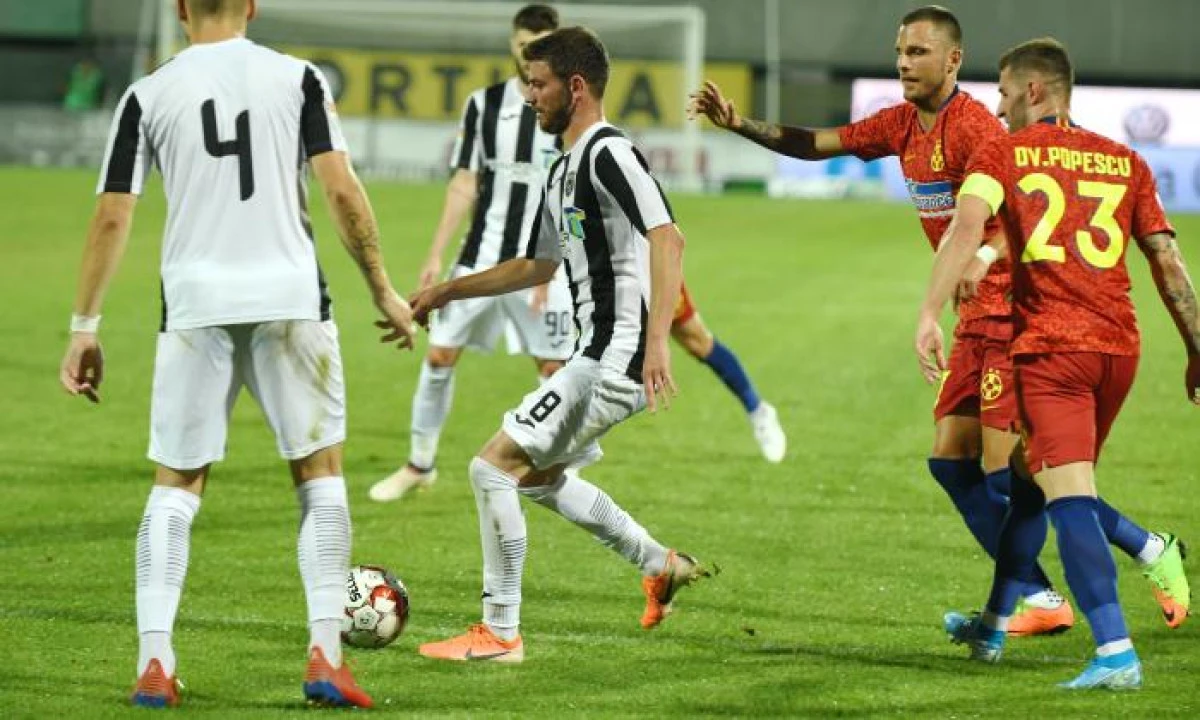 FCSB şi Craiova, învinse în etapa din Liga 1. Vezi clasamentul