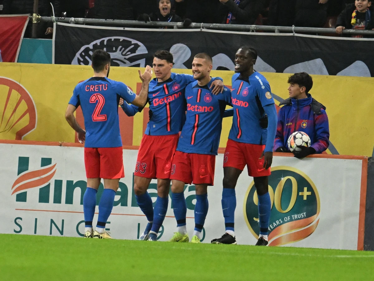 FCSB și Dinamo sunt momentan în fruntea Superligii, dar cine câștigă derby-ul Clujului va fi lider!