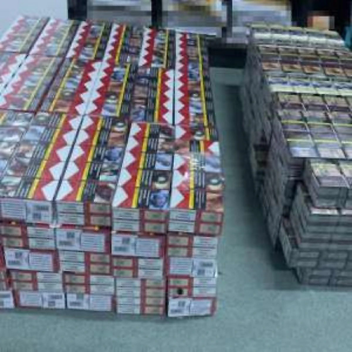 Femeie de 65 de ani, „profesionistă“ în comercializarea țigărilor de contrabandă