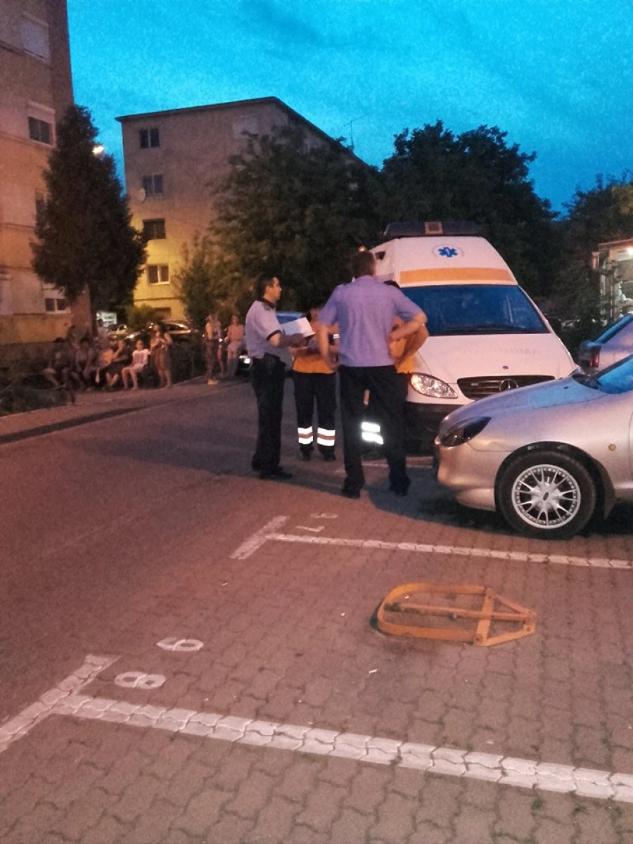 Femeie găsită moartă, într-un bloc din Vlaicu (FOTO)