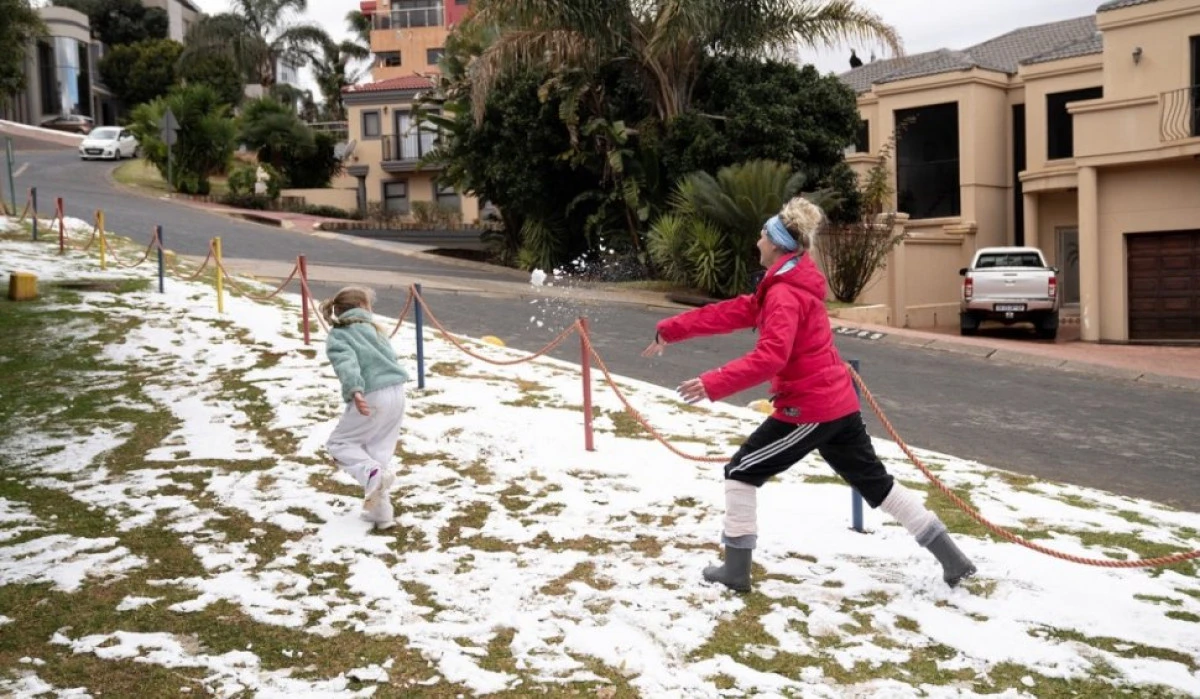 Fenomen meteo rar, în Africa de Sud! A nins pentru prima dată în 11 ani