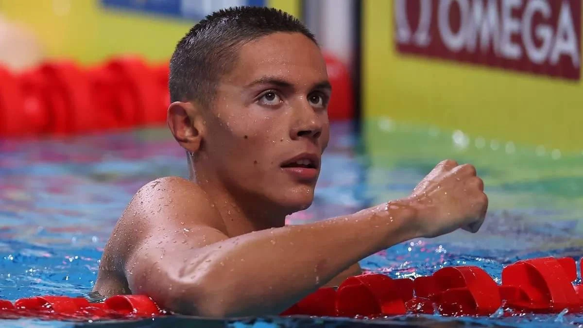 Fenomenul sportului românesc, David Popovici, scrie istorie: este campion mondial de seniori, la 17 ani!