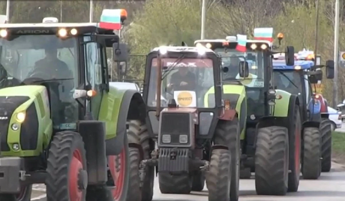 Fermierii nădlăcani ies în stradă cu tractoare, camioane și autoturisme